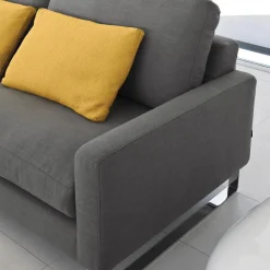 Viadurini Living Moderne Sofas-Wohnzimmersofa mit Kufenfüßen aus verchromtem Metall - Exklusiv