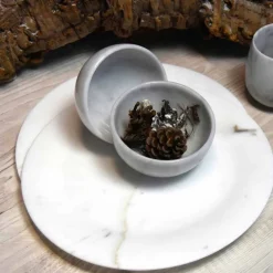 Viadurini Kitchen Küchenzubehör-Zusammensetzung von 4 Schalen aus weißem Carrara-Marmor Made in Italy - Cremina